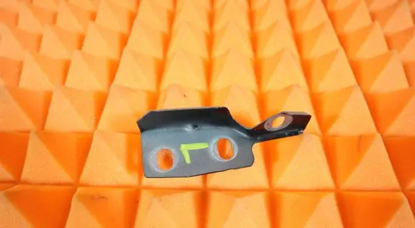 Mercedes-Benz CLC CL203 Fender mounting bracket