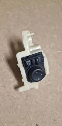 Nissan X-Trail T32 Wing mirror switch 15X22SN