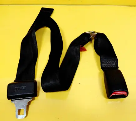 Middle seatbelt (rear)