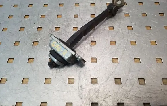 Opel Antara Rear door check strap stopper