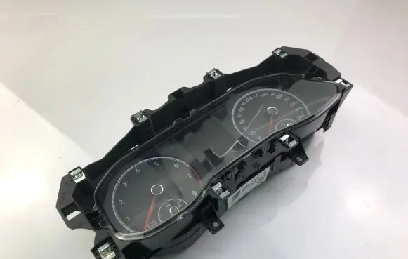 Volkswagen Polo VI Speedometer (instrument cluster) 2G0920740A