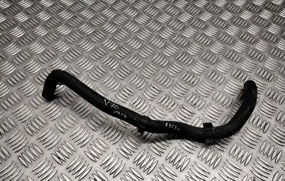 Volvo V70 Engine coolant pipe/hose