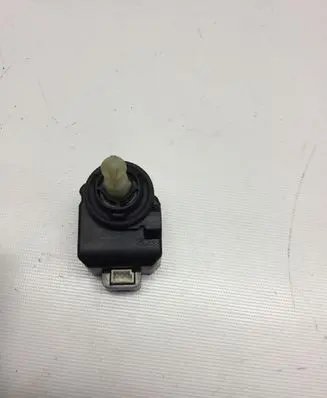 Volkswagen Tiguan Headlight level adjustment motor 01055301