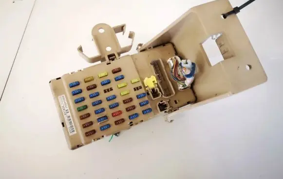Subaru Legacy Fuse box set 82201ag010 306146