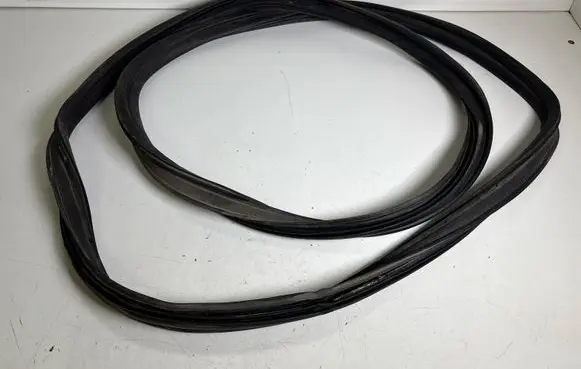 Dodge Durango III Trunk rubber seal (body) 55399175AE
