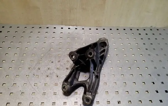 Audi A4 S4 B8 8K Engine mounting bracket 8K0199307AP
