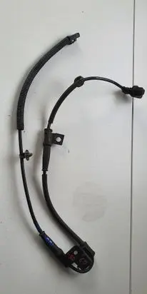 Hyundai i30 Front ABS sensor wiring 