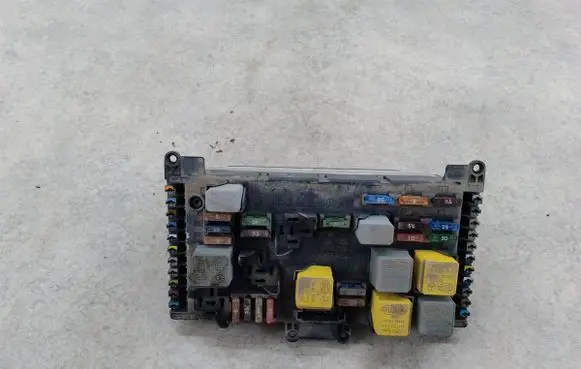 Mercedes-Benz Vito Viano W639 SAM control unit 6395450201