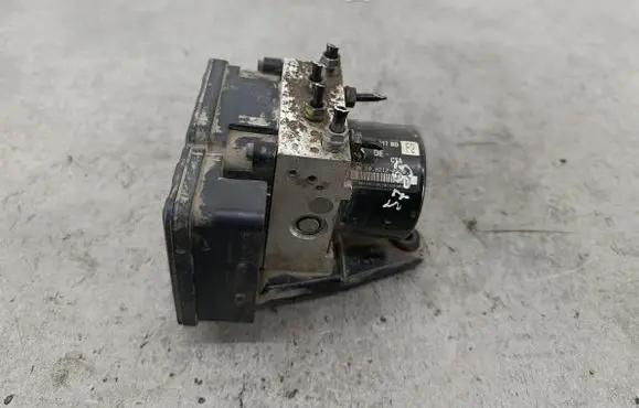 Volkswagen Golf V ABS Pump 