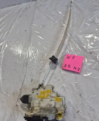 Audi A3 S3 8P Front door lock 4F1837015