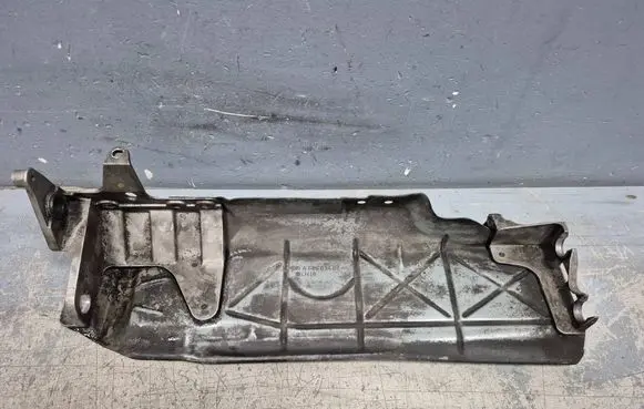 Mercedes-Benz E W211 Other engine bay part A6460940741