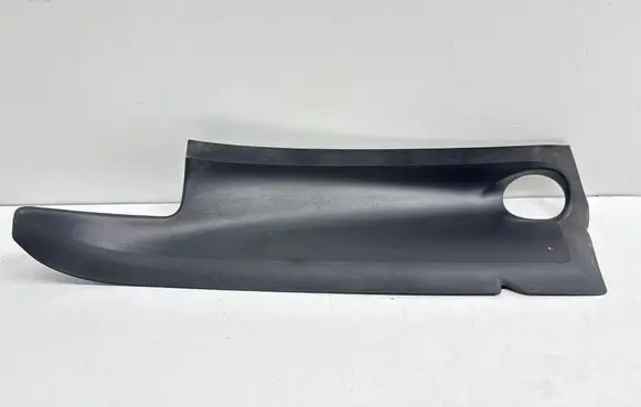 Peugeot 3008 I Rear/tail light trim molding 9670553480