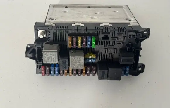 Mercedes-Benz E W211 SAM control unit 2115453901