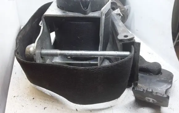 Opel Astra H Front seatbelt 601851900 8521FJ71672
