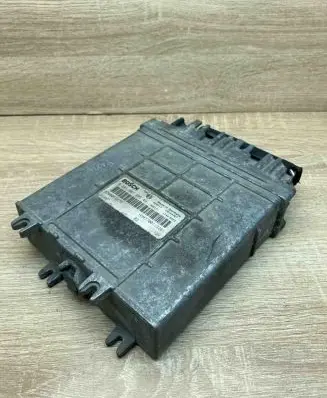 Renault Laguna I Engine control unit/module ECU 7700113281 8200059878