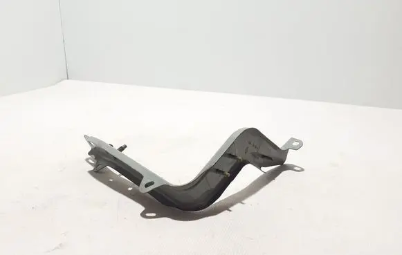 Headlight/headlamp mounting bracket