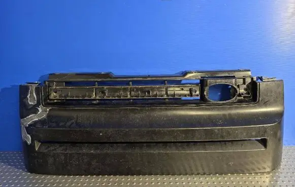 Land Rover Defender Front grill L8B2-8A163-A