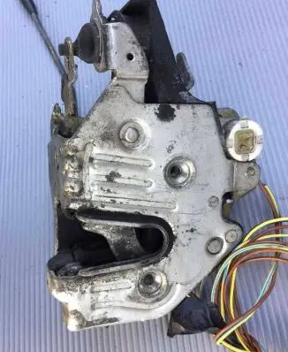 Mercedes-Benz E W124 Front door lock