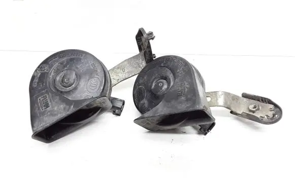 Volvo S60 Horn signal 30796897 30796896