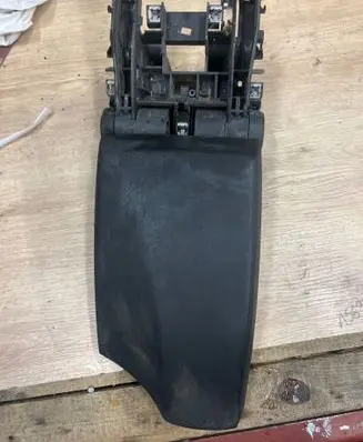 BMW 1 E81 E87 Armrest 7143599 04052005