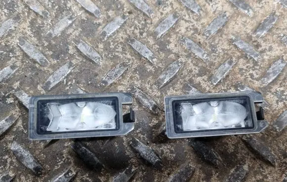 Jeep Grand Cherokee Number plate light 68228927AA 68228930AA