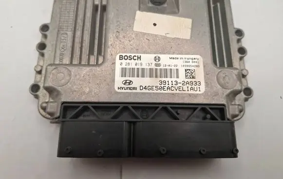 Hyundai i30 Engine control unit/module 0281019137 391132A933 1039S54283