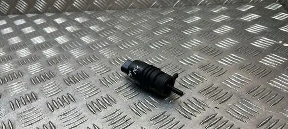 BMW X3 F25 Windscreen/windshield washer pump 7388343 738834301 91724700