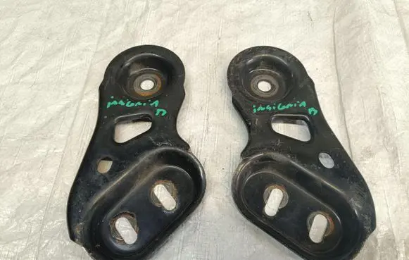 Opel Insignia B Radiator mount bracket 22982754
