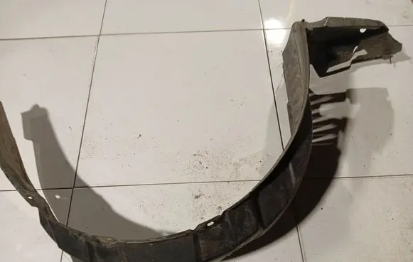 Toyota Corolla E120 E130 Front wheel arch liner splash guards 