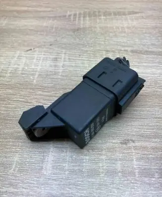 Seat Altea XL Glow plug pre-heat relay 038907281D 0281003038 WithPlug