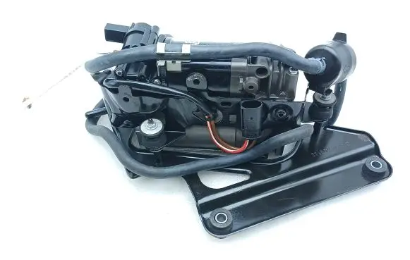 Mercedes-Benz E W212 Air suspension compressor/pump A2123200404