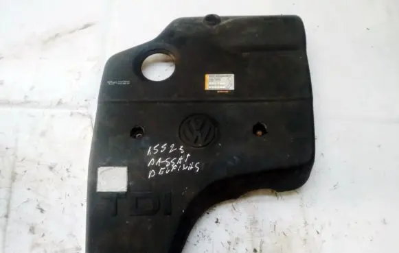 Volkswagen PASSAT B4 Engine cover (trim) 028103935c