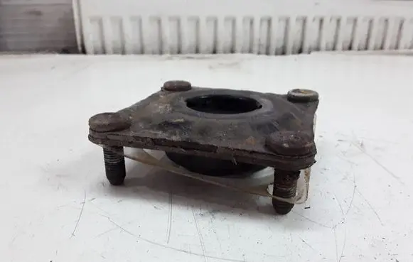 Ford Maverick Coil spring mount 