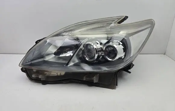 Toyota Prius (XW30) Headlight/headlamp