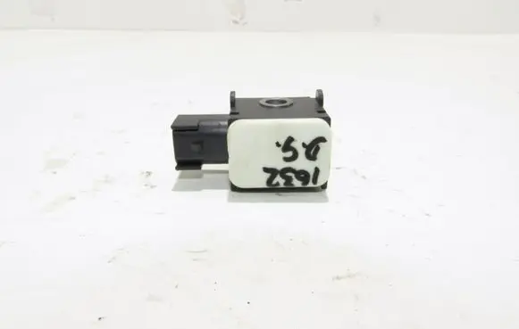 KIA Carens II Airbag deployment crash/impact sensor 959201D000