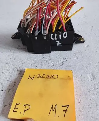 Renault Clio II Fuse box set 7700431378