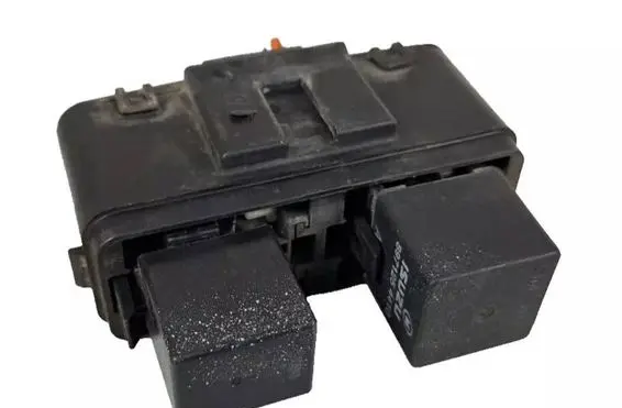 Opel Frontera B Fuse box set 71541381