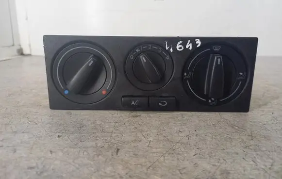 Volkswagen Golf IV Climate control/heater control trim 1J0820045F