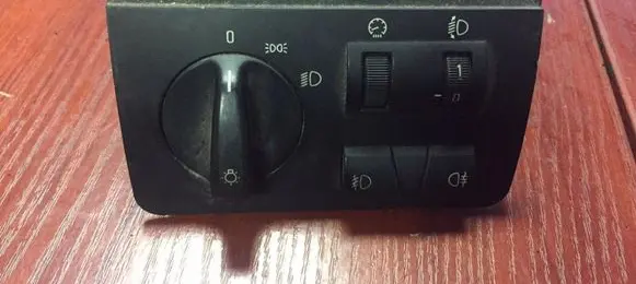 BMW X5 E53 Light switch 8372204