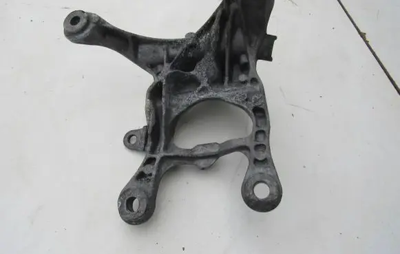 Audi A8 S8 D4 4H Engine mounting bracket 4H0199307AK