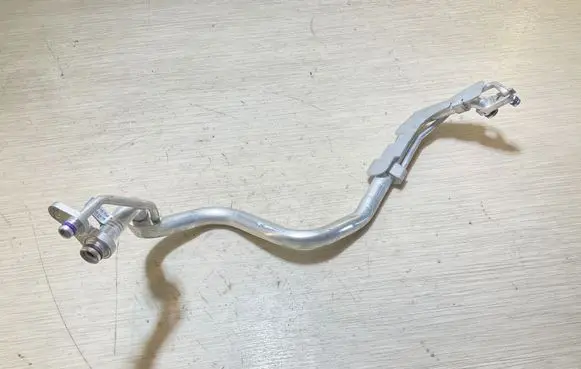 Air conditioning (A/C) pipe/hose
