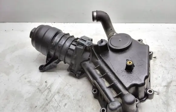 Volvo V60 Oil filter mounting bracket 30757730
