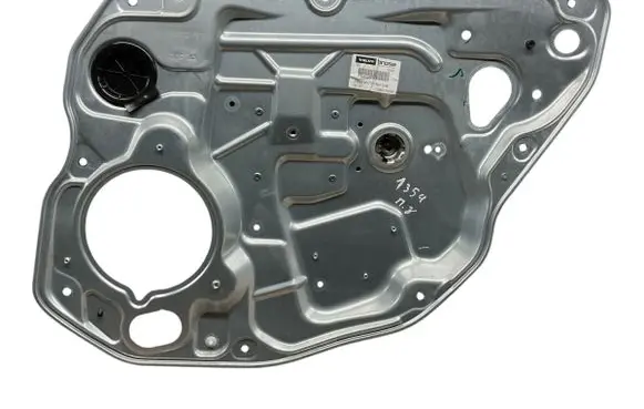 Volvo V70 Rear window lifting mechanism without motor 983042102
