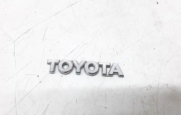 Toyota Yaris Manufacturers badge/model letters 