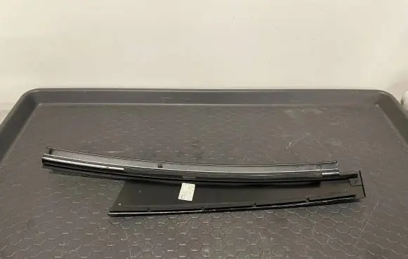 BMW M5 F90 Rear door glass trim molding 739013908