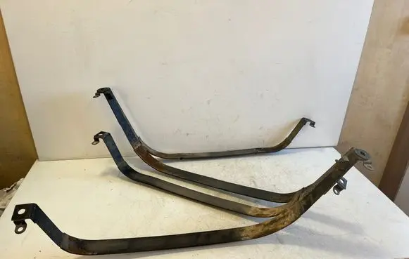 Maserati Ghibli Fuel tank mounting bracket 670007867 670007868
