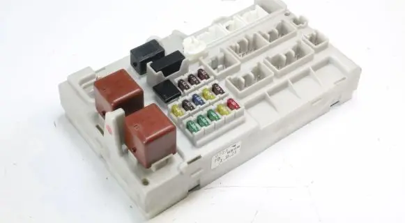 Lexus LS 430 Fuse box set 8267050072