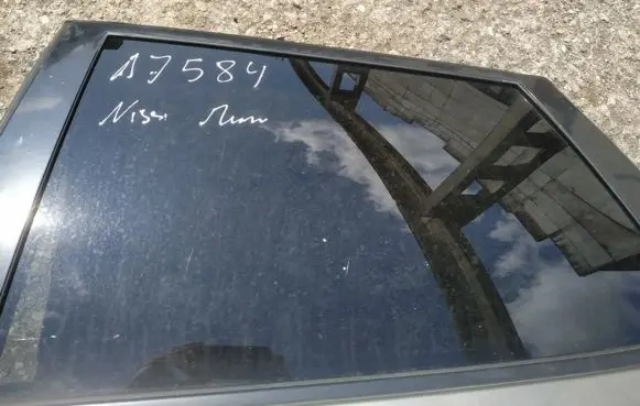 Nissan Murano Z50 Rear door window glass