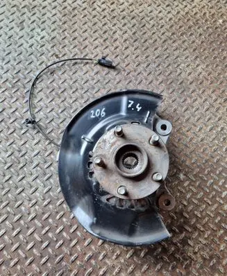Lexus CT 200H Front wheel hub