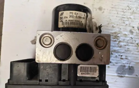 Volkswagen Sharan ABS Pump 7M3907379D 5WK84012 10092503053